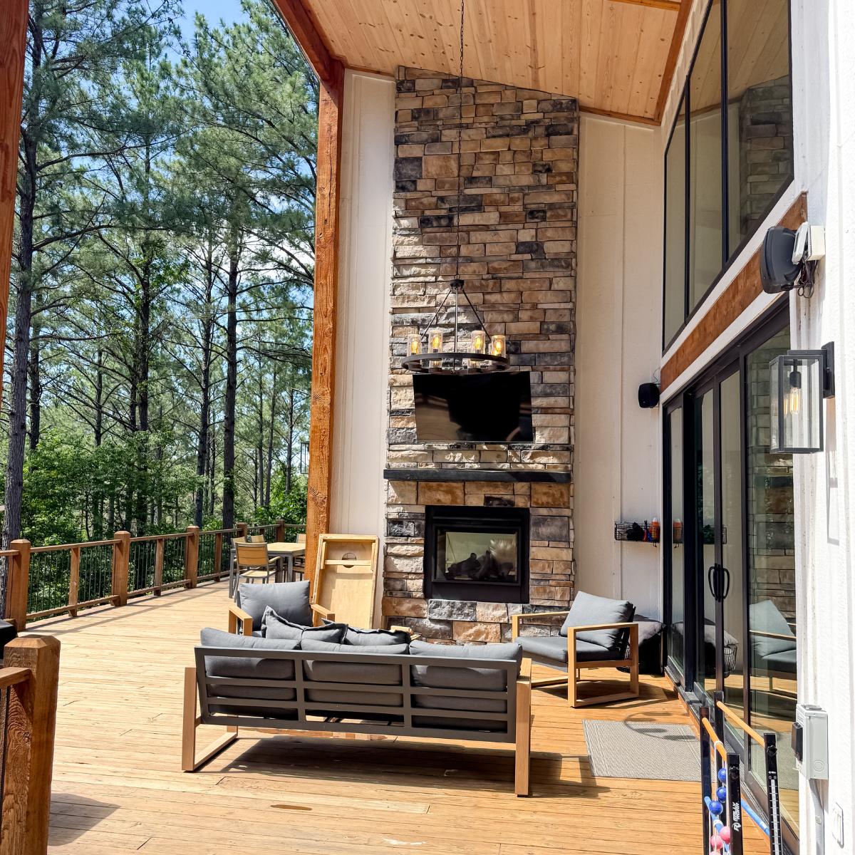 back deck of the Rustic Haven cabin